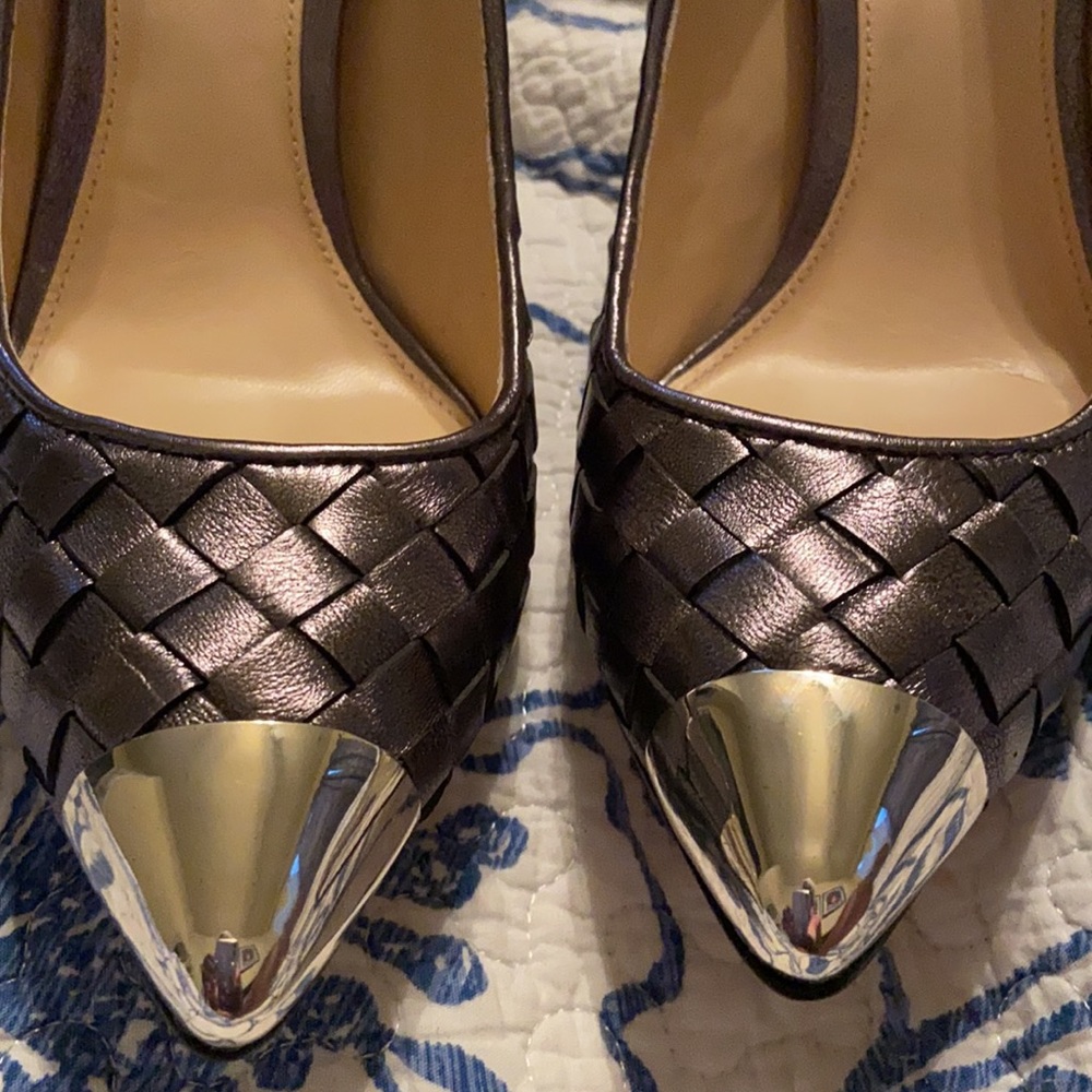 VC Signature pewter woven, silver toe. Never worn.